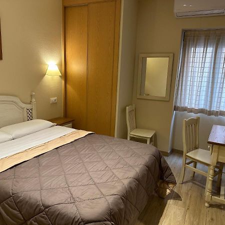 Toledo Plaza 호텔 외부 사진